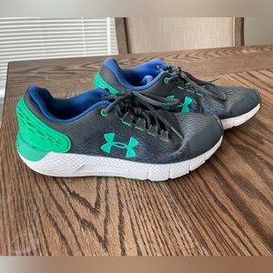 boy under armour shoe